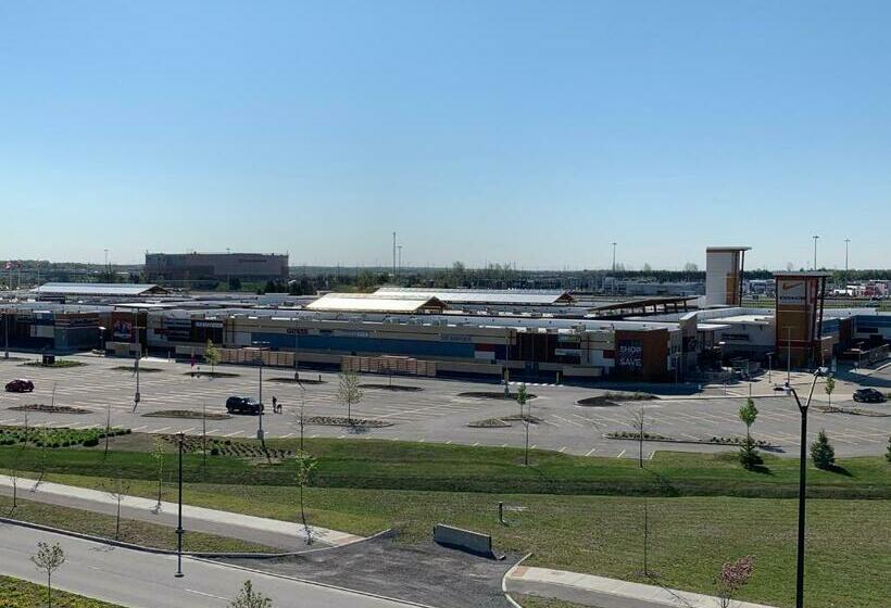 Люкс Кровать Кинг, Wingate By Wyndham Kanata West Ottawa