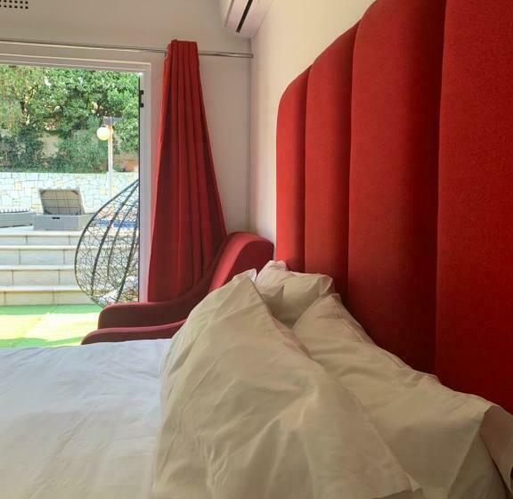 חדר סטנדרט נוף לבריכה, Ouklip Place Hotels