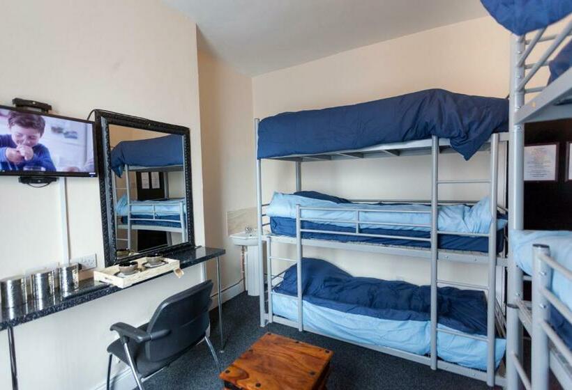 Семейный Номер Совместный Санузел, Fenham Hotel Express