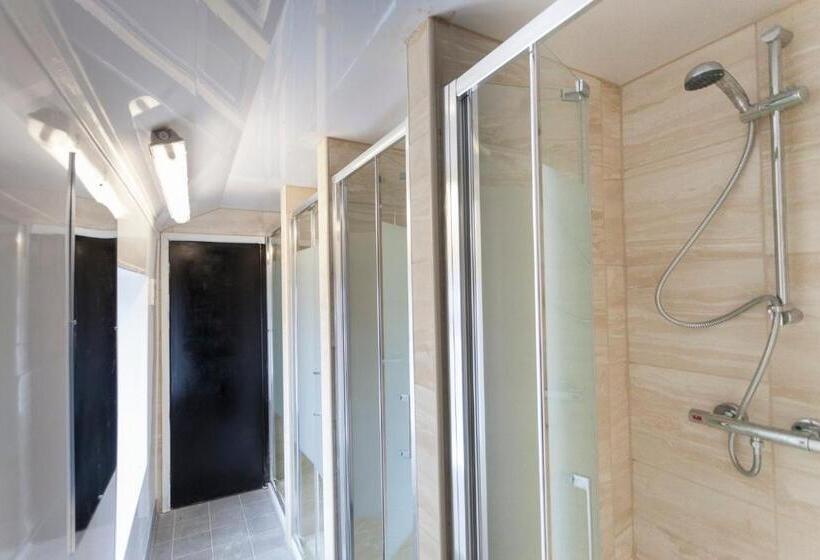 Номер Стандарт Совместная Ванная, Fenham Hotel Express