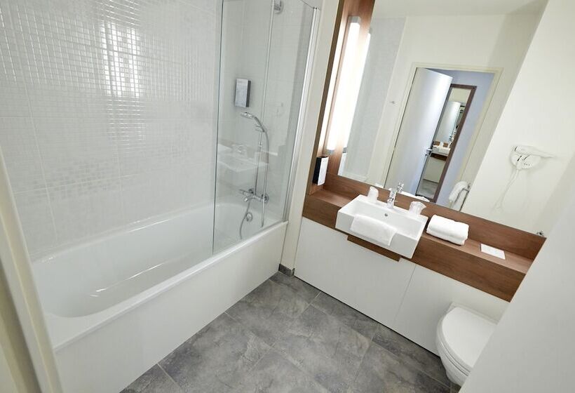 Номер Стандарт, Campanile Bordeaux Sud Hopital Haut Leveque   Pessac
