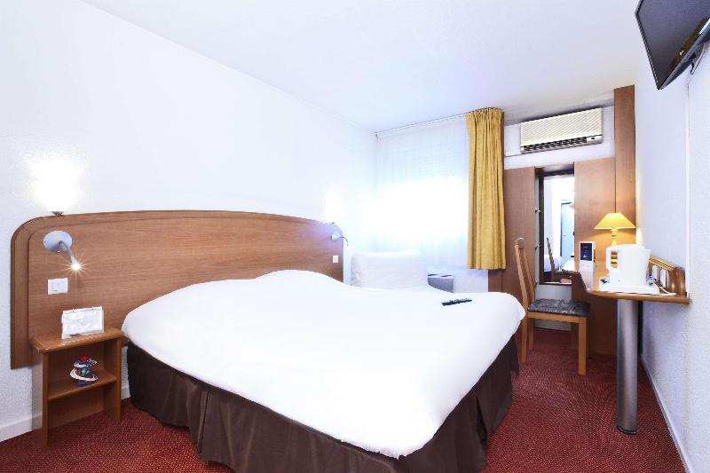 Номер Стандарт, Kyriad Toulon Est Hyeres La Garde