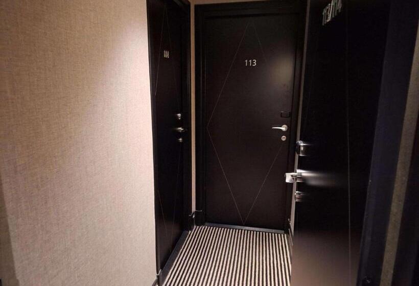 اتاق خانوادگی تودرتو, Mercure Paris Arc De Triomphe Wagram