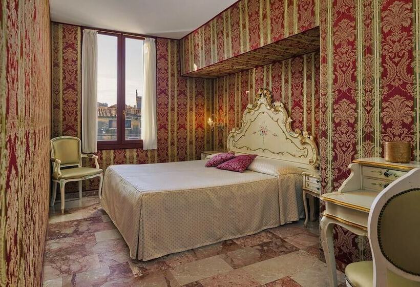 اتاق استاندارد چهار تخته, Tre Archi