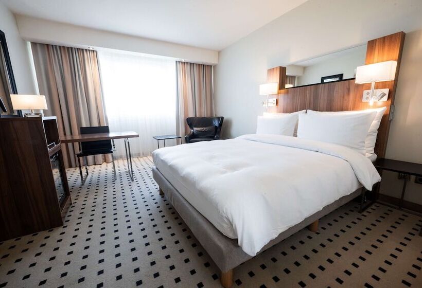 Номер Стандарт, Radisson Blu Conference Hotel, Düsseldorf