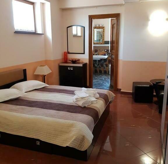 标准间, Liberty Rooms