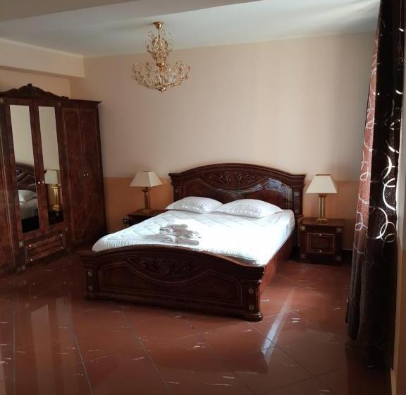 标准三人间, Liberty Rooms