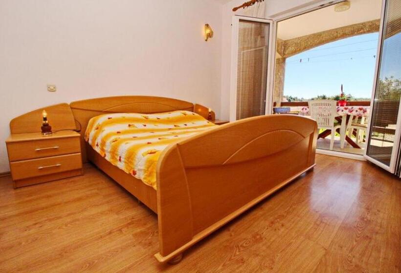 آپارتمان 2 خوابه با چشم‌انداز دریا, Apartments Veselka