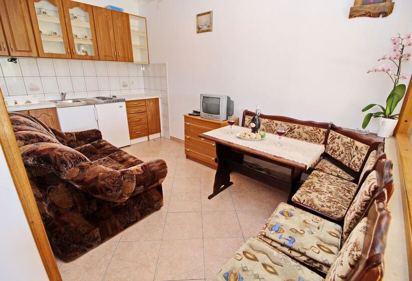 Апартаменты Комфорт 1 Спальня, Apartments Veselka