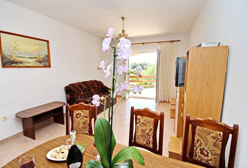 آپارتمان 2 خوابه با چشم‌انداز دریا, Apartments Veselka