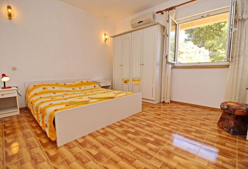 Апартаменты 2 Спальни Вид на Море, Apartments Veselka