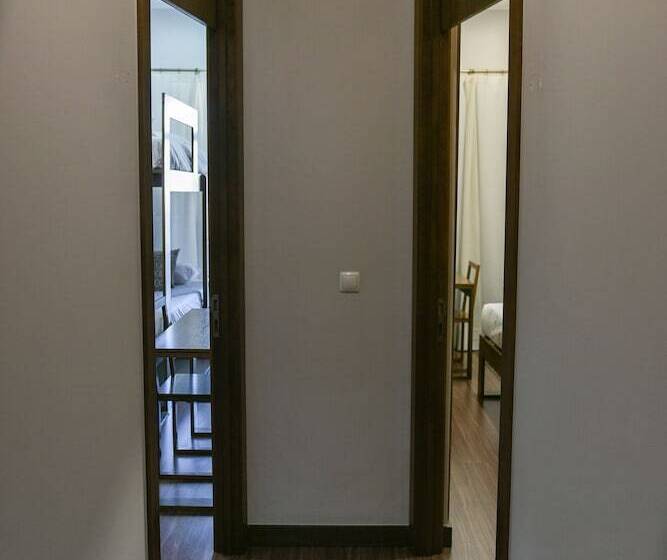 اتاق استاندارد سه نفره, Casa Do Teatro