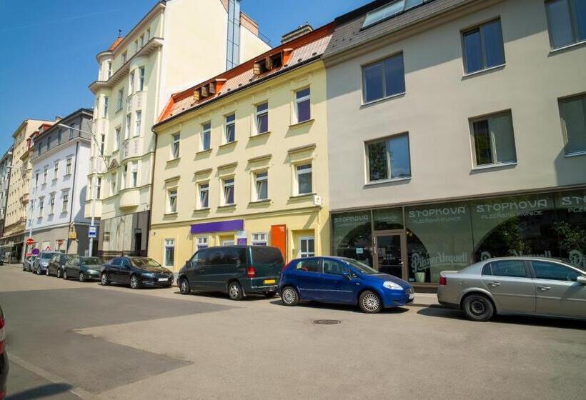 דירת חדר סופריור, Internesto Brno