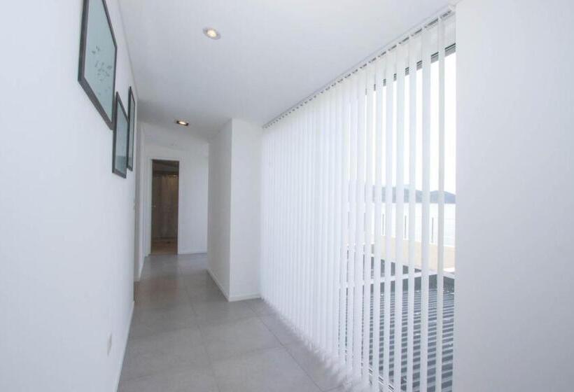 استودیوی لوکس, De La Costa Apartamentos