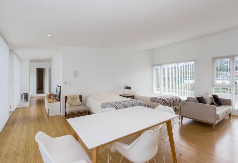استودیوی لوکس, De La Costa Apartamentos