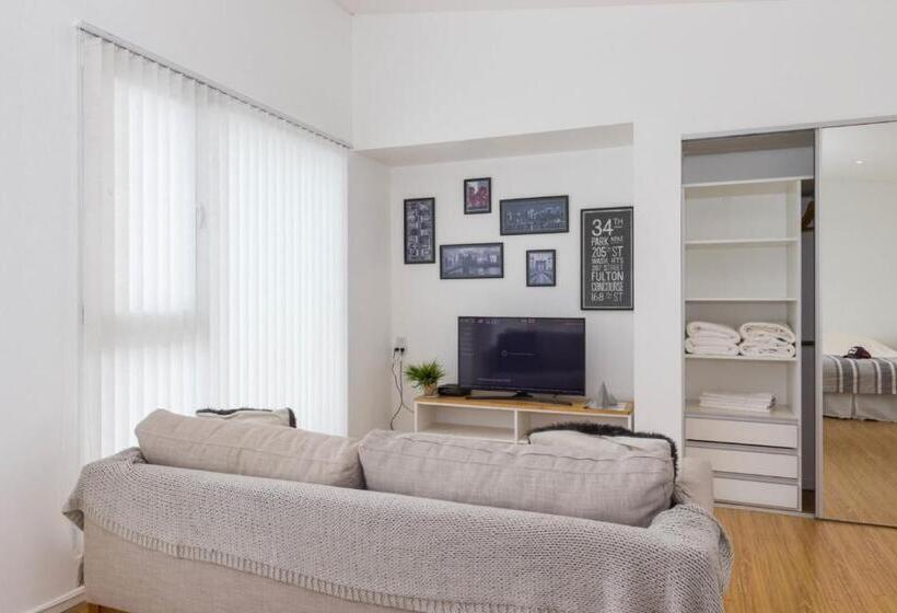استودیوی لوکس, De La Costa Apartamentos