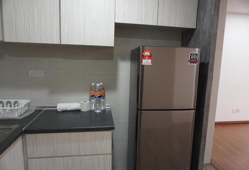 Апартаменты 3 Спальни, Luco Apartments @ Viva City Megamall