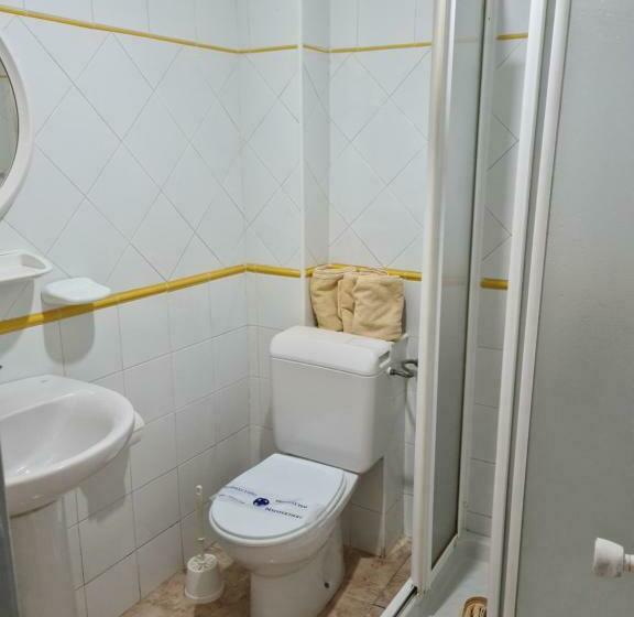 スタンダードスタジオ, Apartamentos Catalina Park