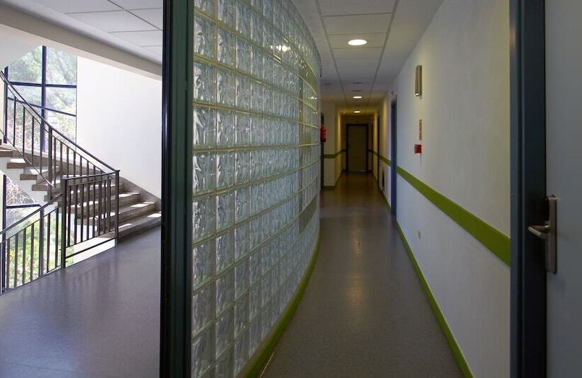 اتاق استاندارد چهار تخته, Bilbao Hostel