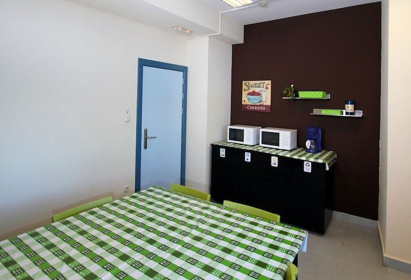 اتاق استاندارد چهارنفره با سرویس بهداشتی مشترک, Bilbao Hostel