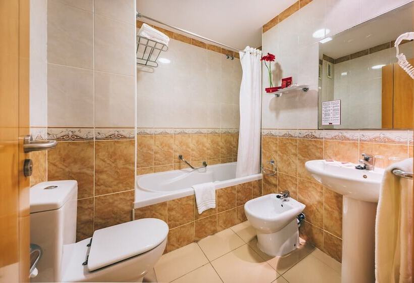 Номер Стандарт с Террасой, Grand Muthu Golf Plaza Hotel & Spa