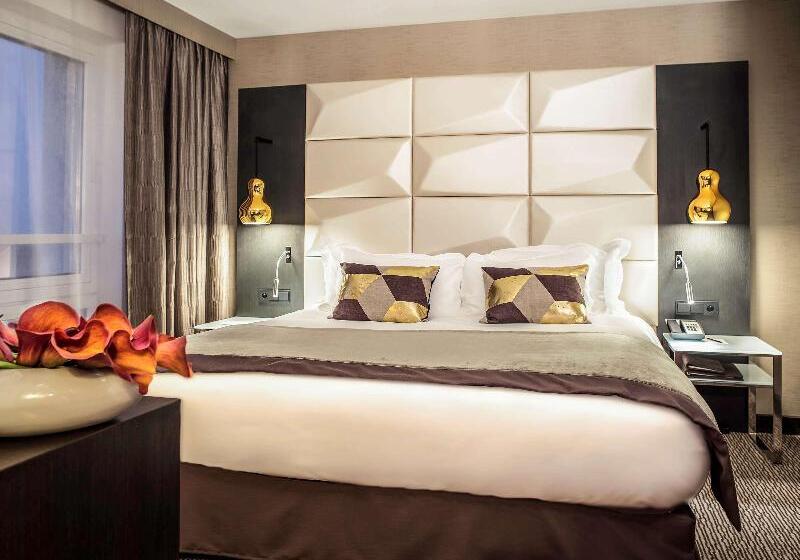 Junior Suite King Size Bed, Sofitel Warsaw Victoria