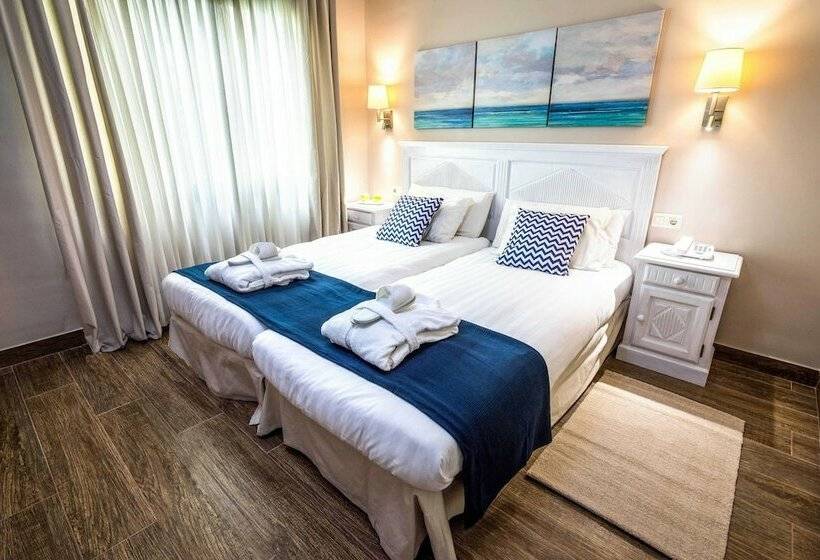 Люкс Вид на Бассейн, Vitalclass Lanzarote Resort