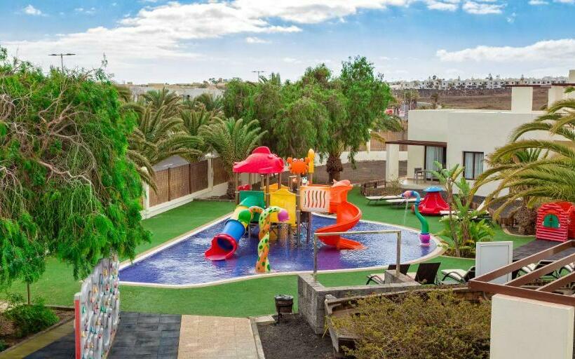 Люкс Премиум Вид на Бассейн, Vitalclass Lanzarote Resort