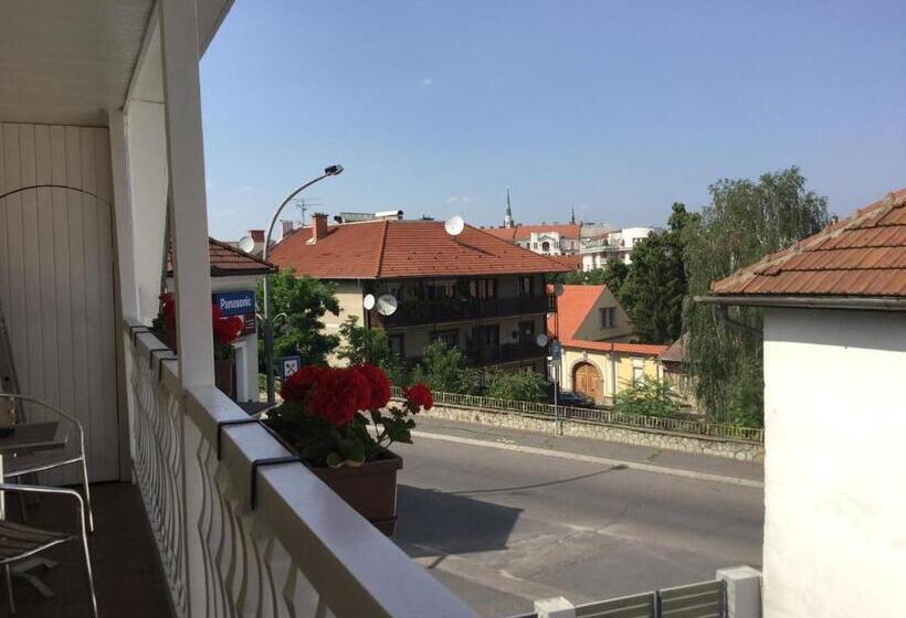 Номер Стандарт Трехместный, Avas Apartman