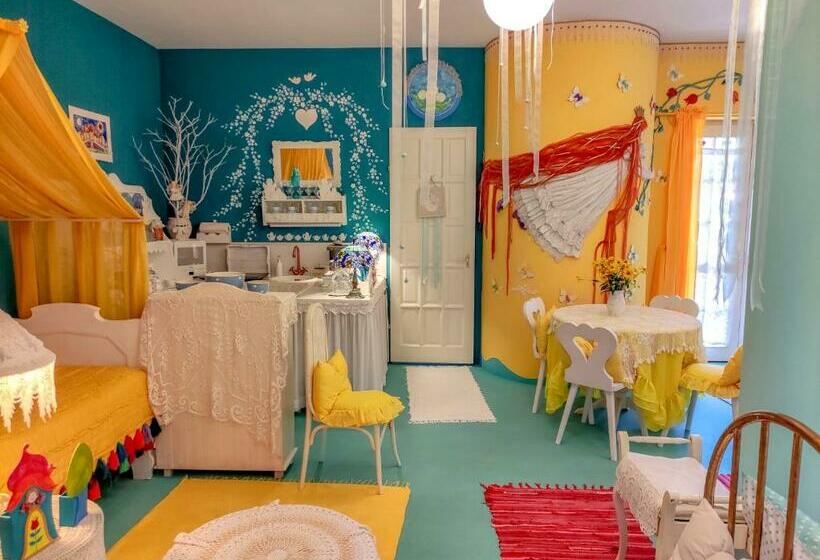 Люкс Повышенной Комфортности, Fehér Tulipán Apartman