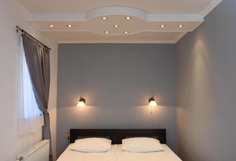 سوییت با چشم‌انداز باغ, Guest House Vila Lujza