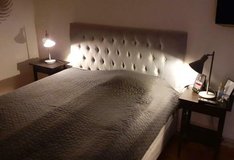 Семейный Номер, Alléhotellet
