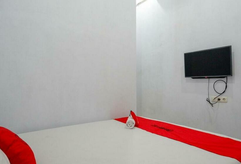 Номер Economy, Reddoorz Plus At Hawai Inn Near Mall Of Panakukang