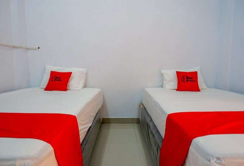 Номер Стандарт, Reddoorz Plus At Hawai Inn Near Mall Of Panakukang