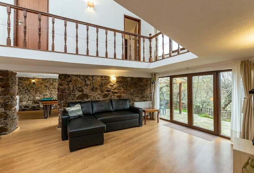 Вилла 3 Спальни, Retiro De Gondramaz
