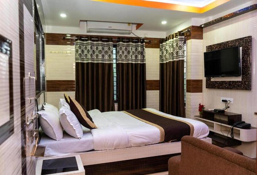 Deluxe Rum, Tirupati Lodge Njp