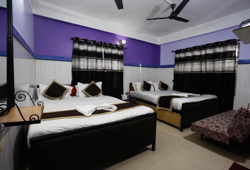 Klassiskt Fyrbäddsrum, Tirupati Lodge Njp