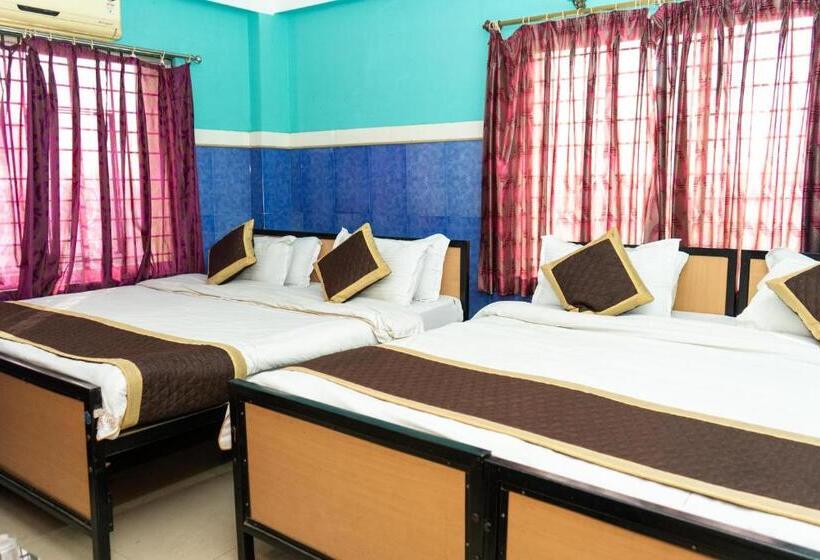 Klassiskt Fyrbäddsrum, Tirupati Lodge Njp