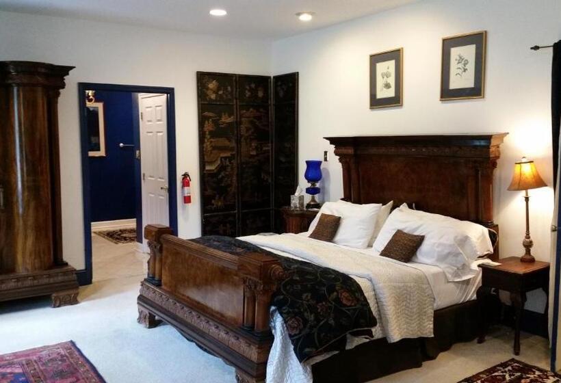 Люкс Deluxe Кровать Кинг, Stone Manor Boutique Inn