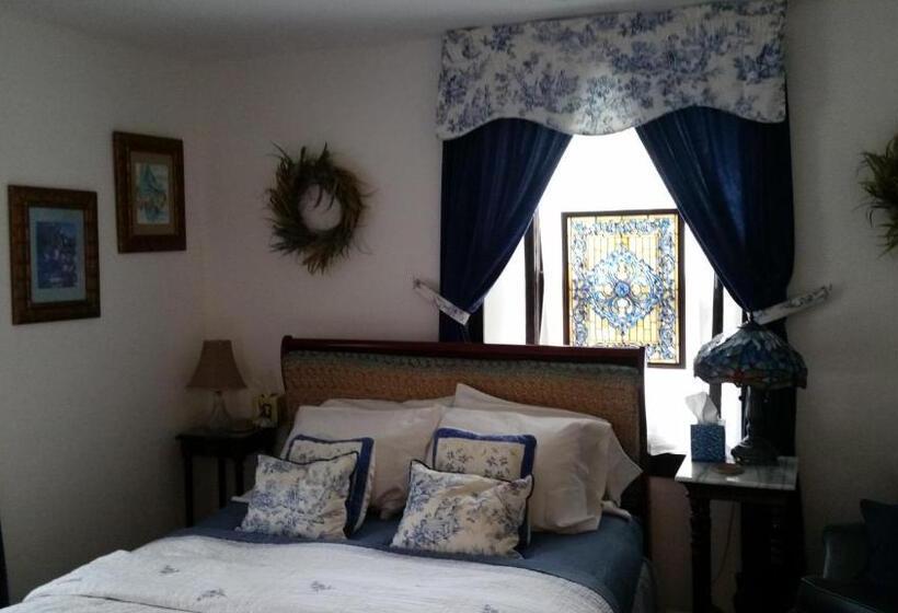 Номер Deluxe с Гидромассажем, Stone Manor Boutique Inn