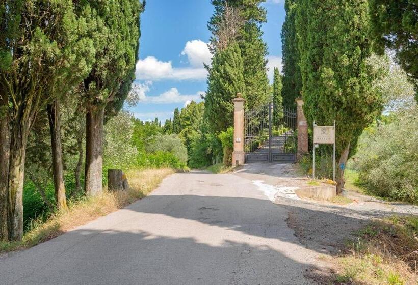 Апартаменты 1 Спальня, Borgo Bucciano