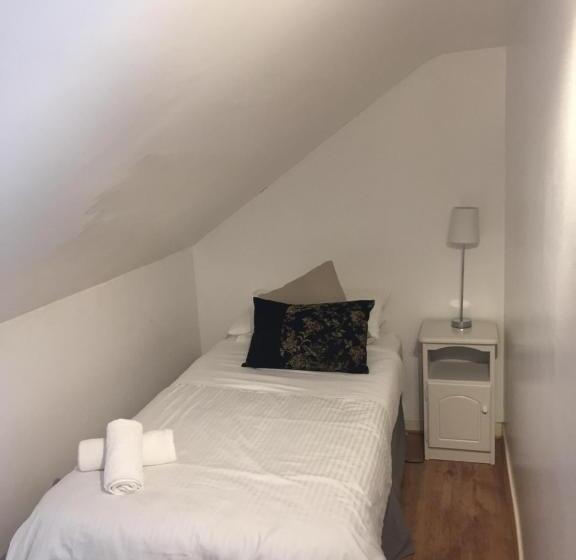 Номер Стандарт с Балконом, Coral Gables Guesthouse & Campsite