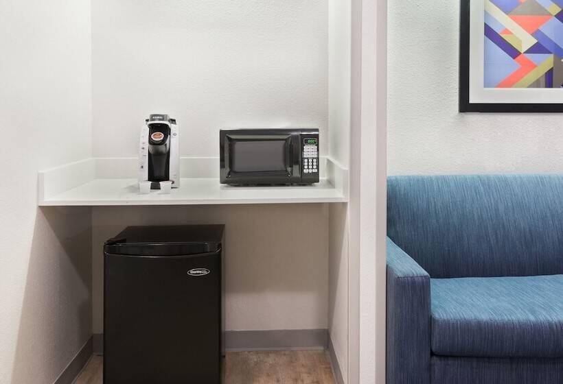 장애인을 위한 스위트, Holiday Inn Express & Suites   Nearest Universal Orlando, An Ihg