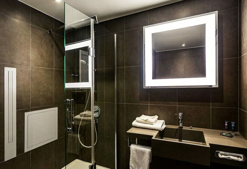 Номер Superior, Novotel London Bridge
