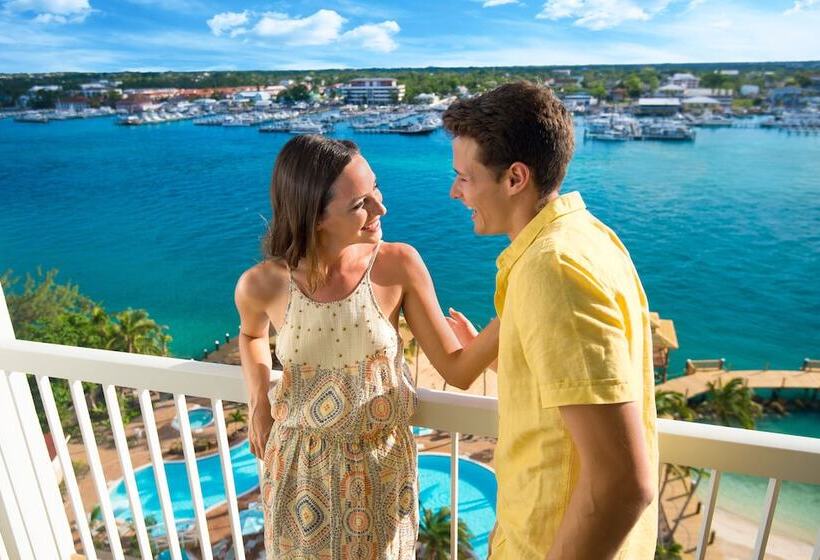 带阳台的豪华间, Warwick Paradise Island Bahamas  All Inclusive  Adults Only