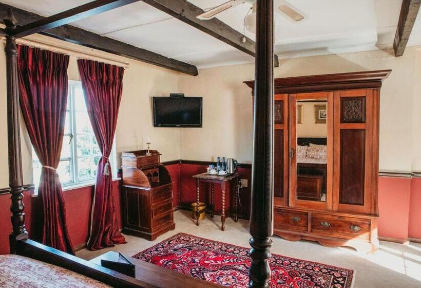 Номер Superior, The Historic Pig And Whistle Inn