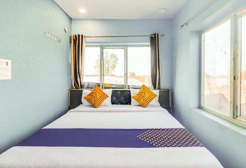 Трехместный Номер Классика, Spot On Hotel Lake City