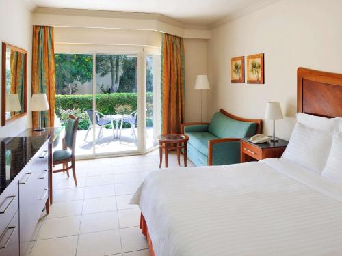 اتاق لوکس با تخت بزرگ, Naama Bay Promenade Beach Resort Managed by Accor