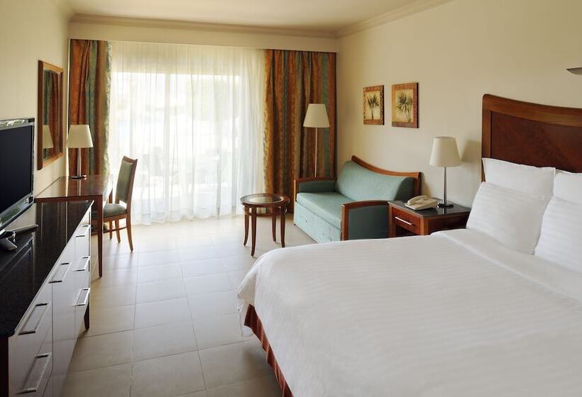 اتاق لوکس با چشم‌انداز استخر, Naama Bay Promenade Beach Resort Managed by Accor