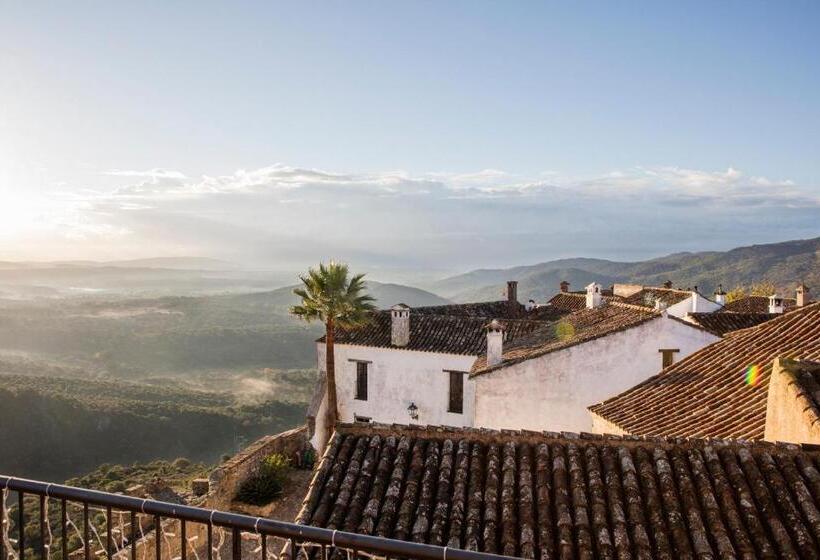 Номер Superior, Tugasa Castillo De Castellar